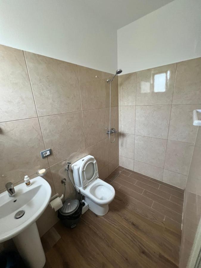 Rooms For Rent Habipi Wlora Zewnętrze zdjęcie